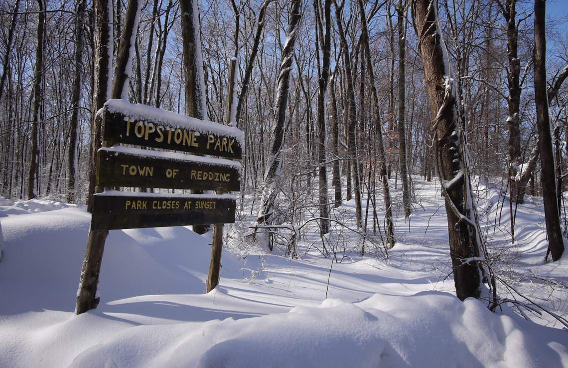 topstone-sign-snow-1600